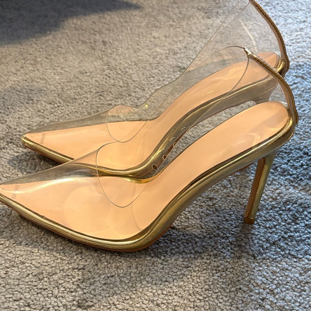 NWOB Gold and Clear Women's Heels. Size 7